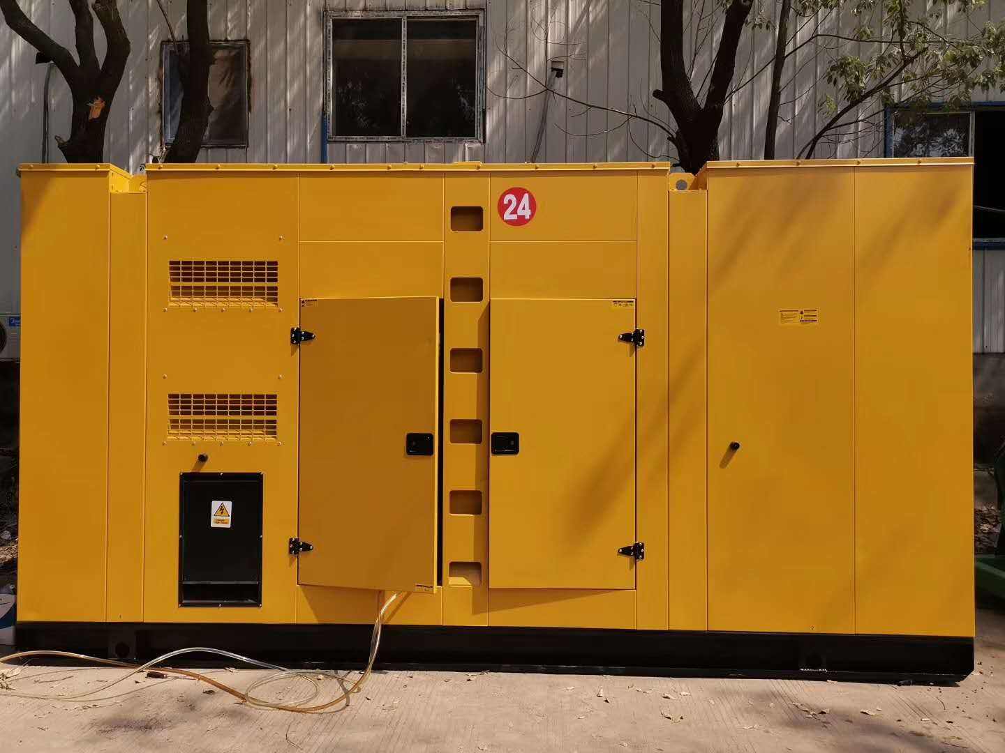 海口租赁发电机-国产柴油发电机油耗的奥秘