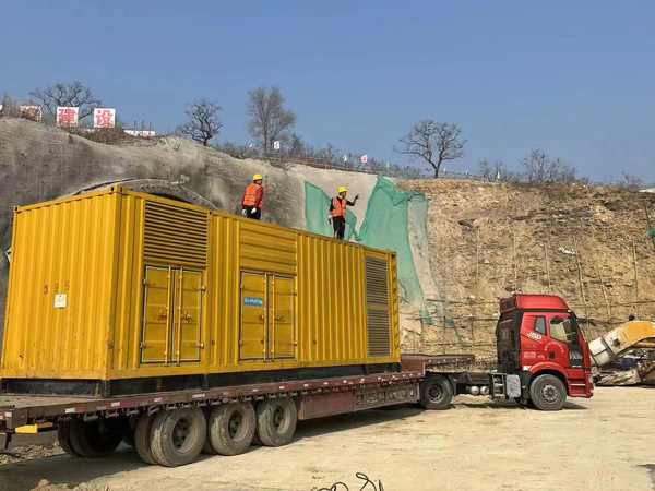 海口发电机租赁如何根据测试结果判断机油泵的工作状态是否正常？